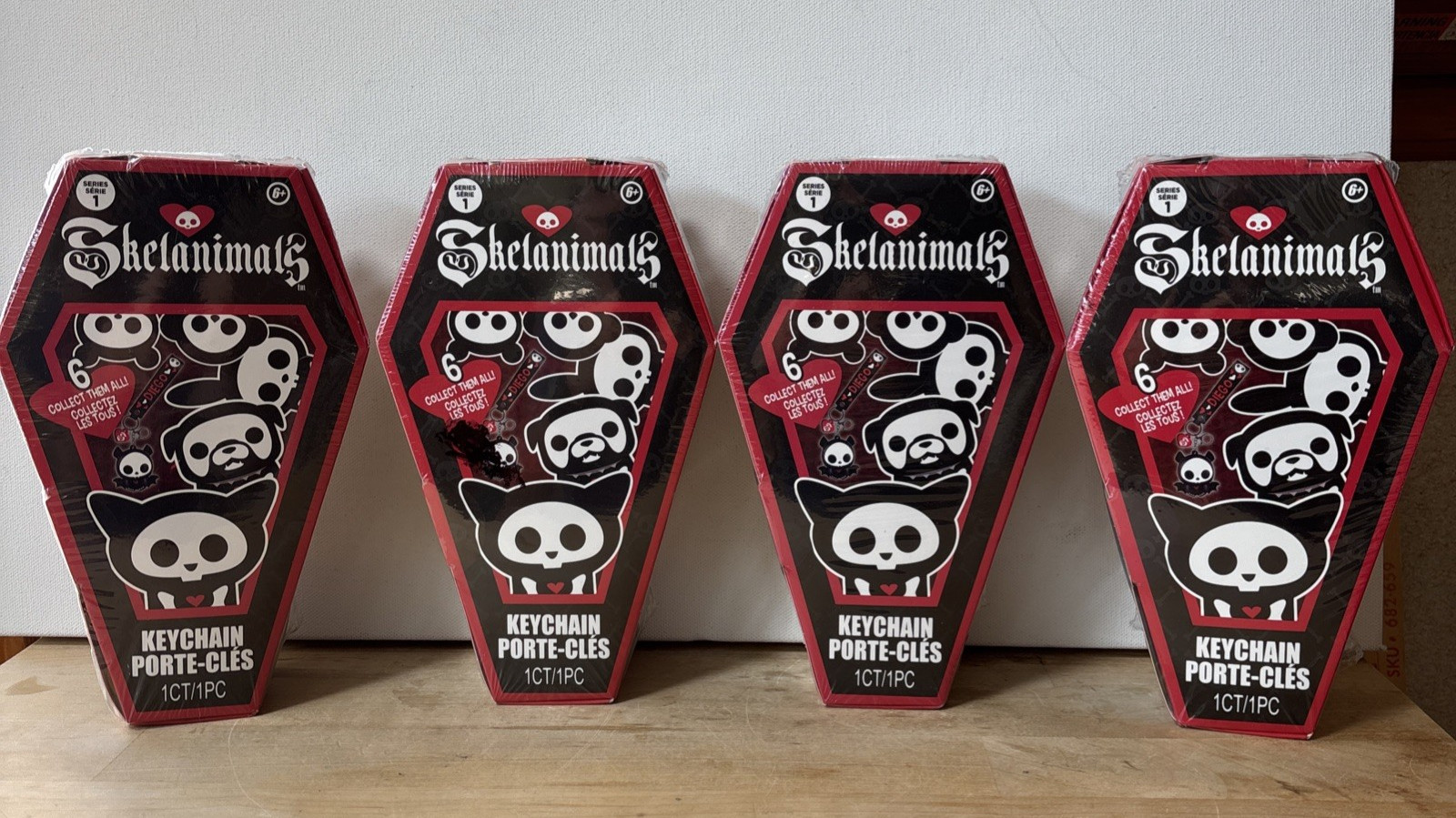 4 Hasbro Series 1 SKELANIMALS Collectible Figural Keychain Coffin Blind Box New