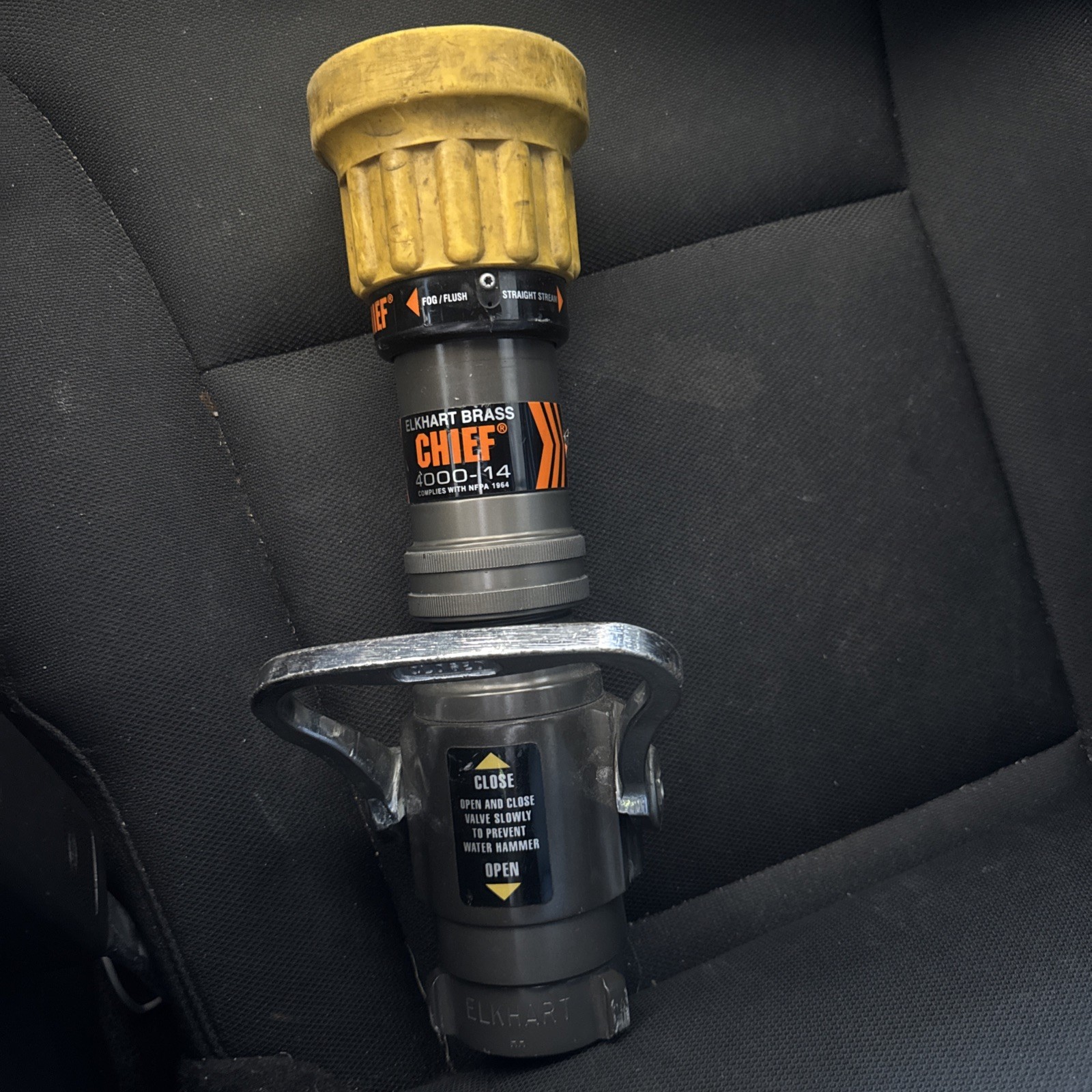 Elkhart Brass Chief 4000-14 Nozzle With Bale Fire Firefighter Hose Fog Straight