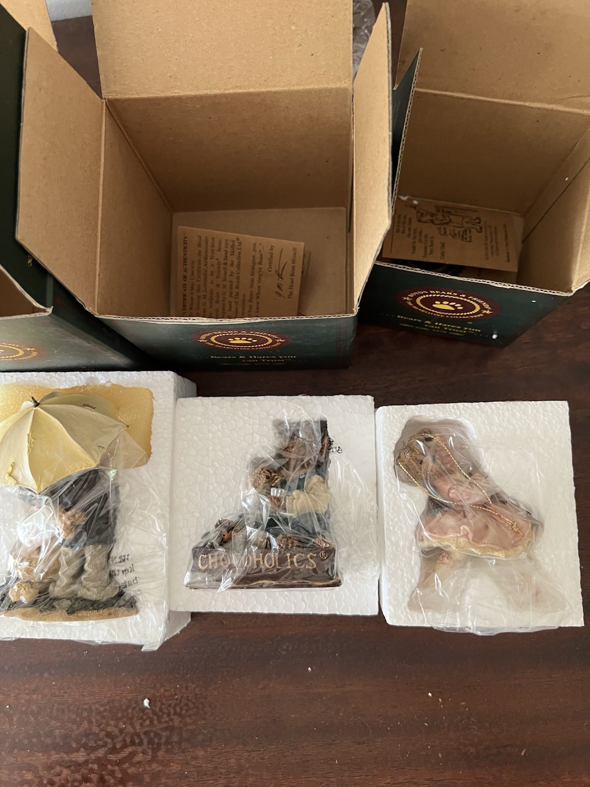 12 Boyd’s Bears Lot, Original Boxes-2 Are Lights. Excellent Condition