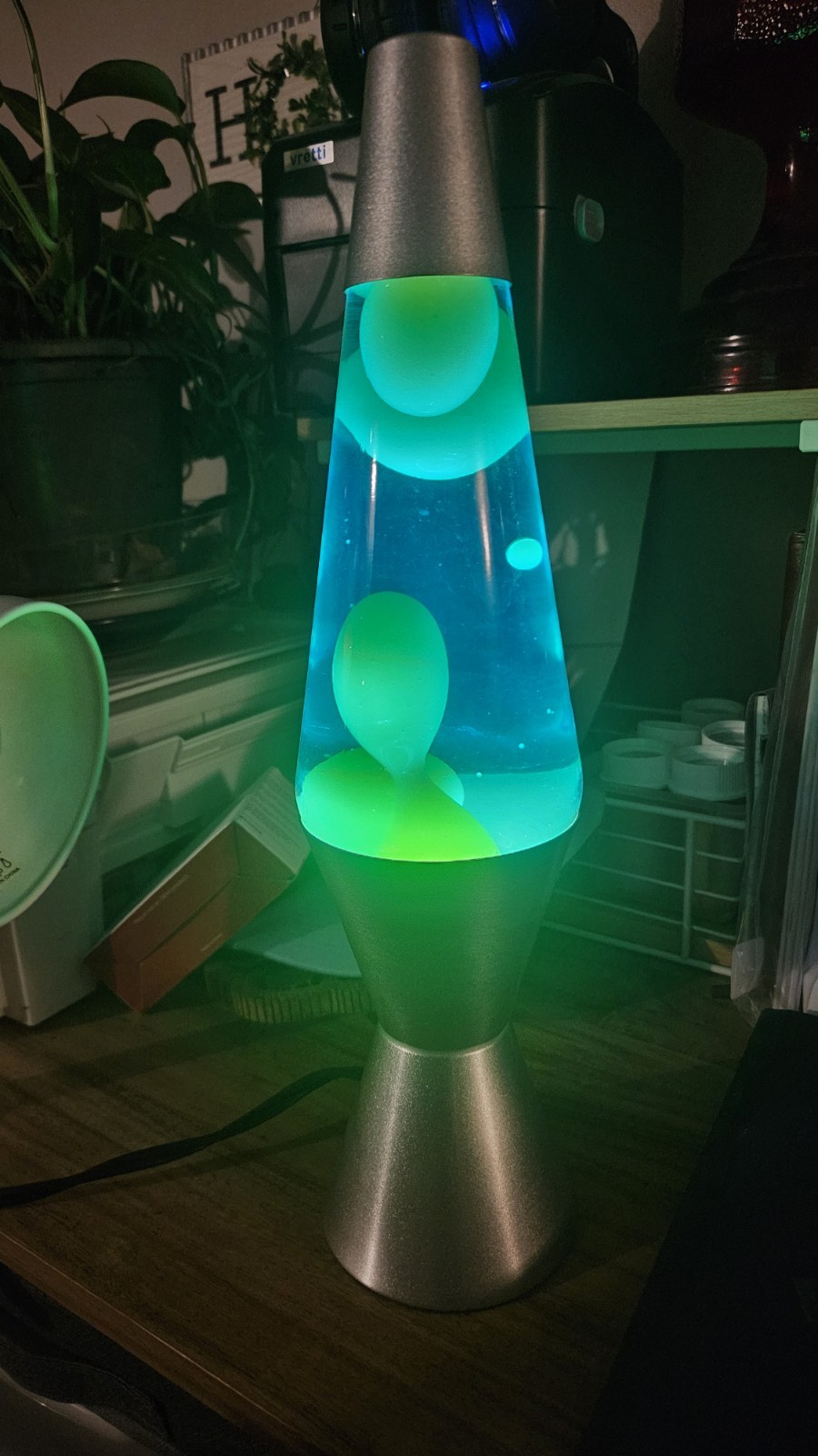 Vtg 2001 Brushed Silver Lava Lite Lamp Clear Liquid/blue/ Yellow- 16-1/2″