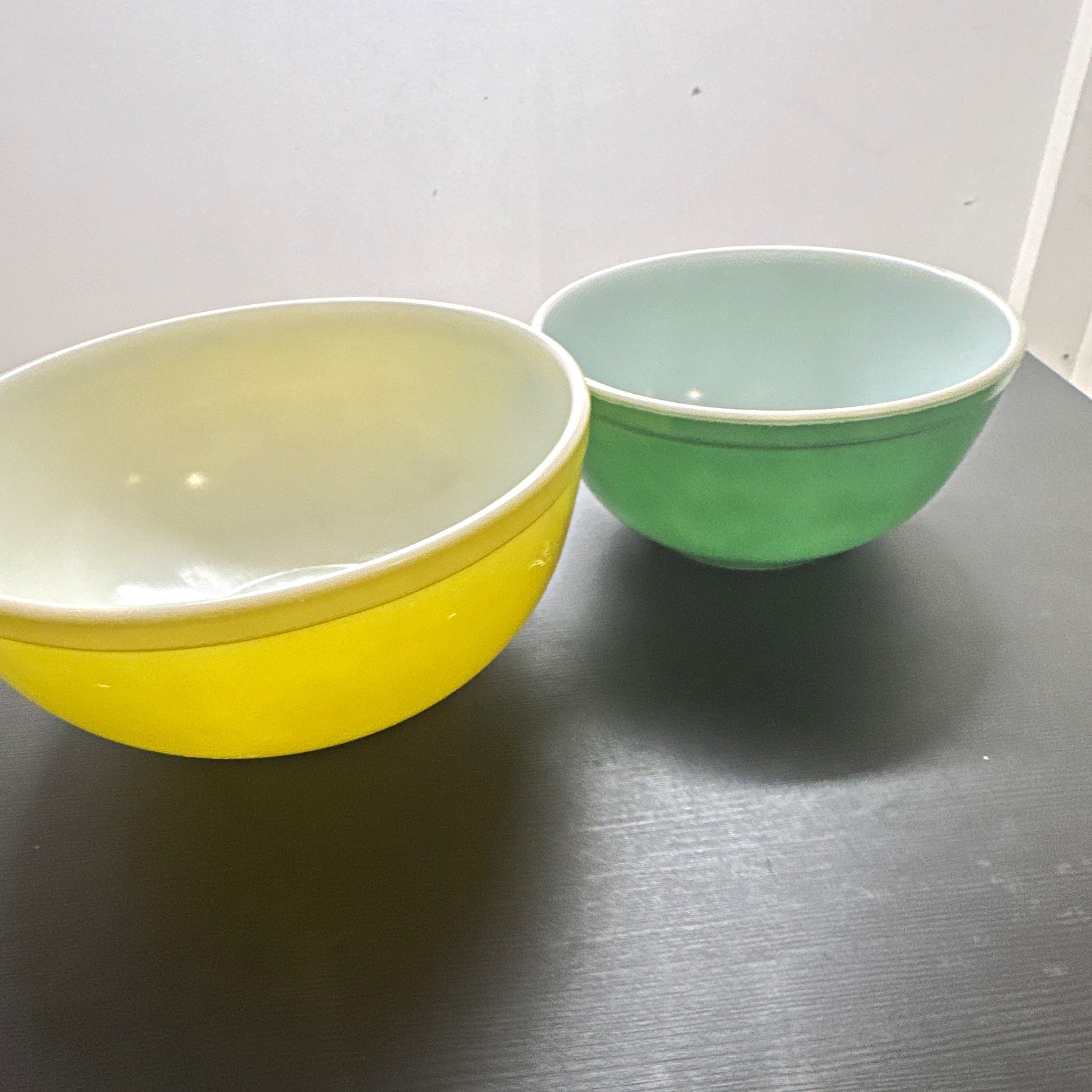 Pyrex Solid Color Glass Nesting Mixing Bowl Set, 2pc Round Yellow & Green