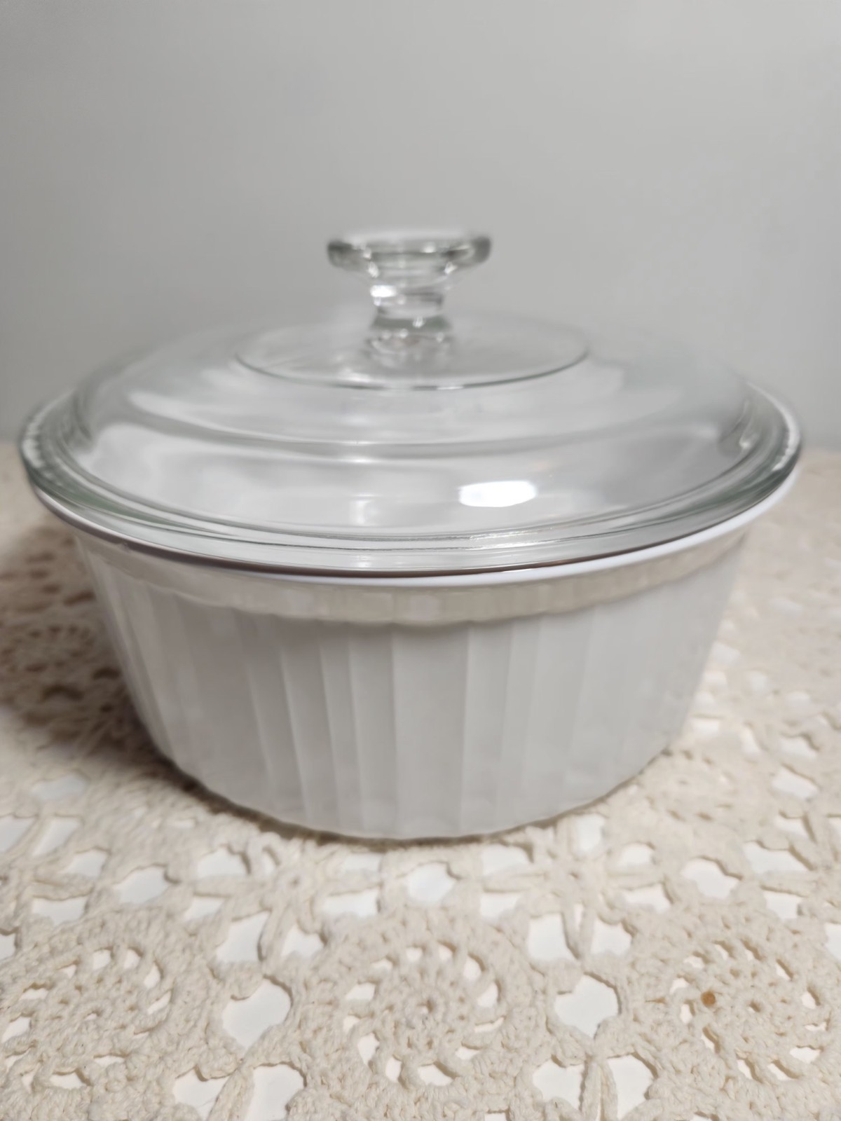 Vintage Corning Ware French White F-1-B 2.5 Liter Casserole Dish with lid