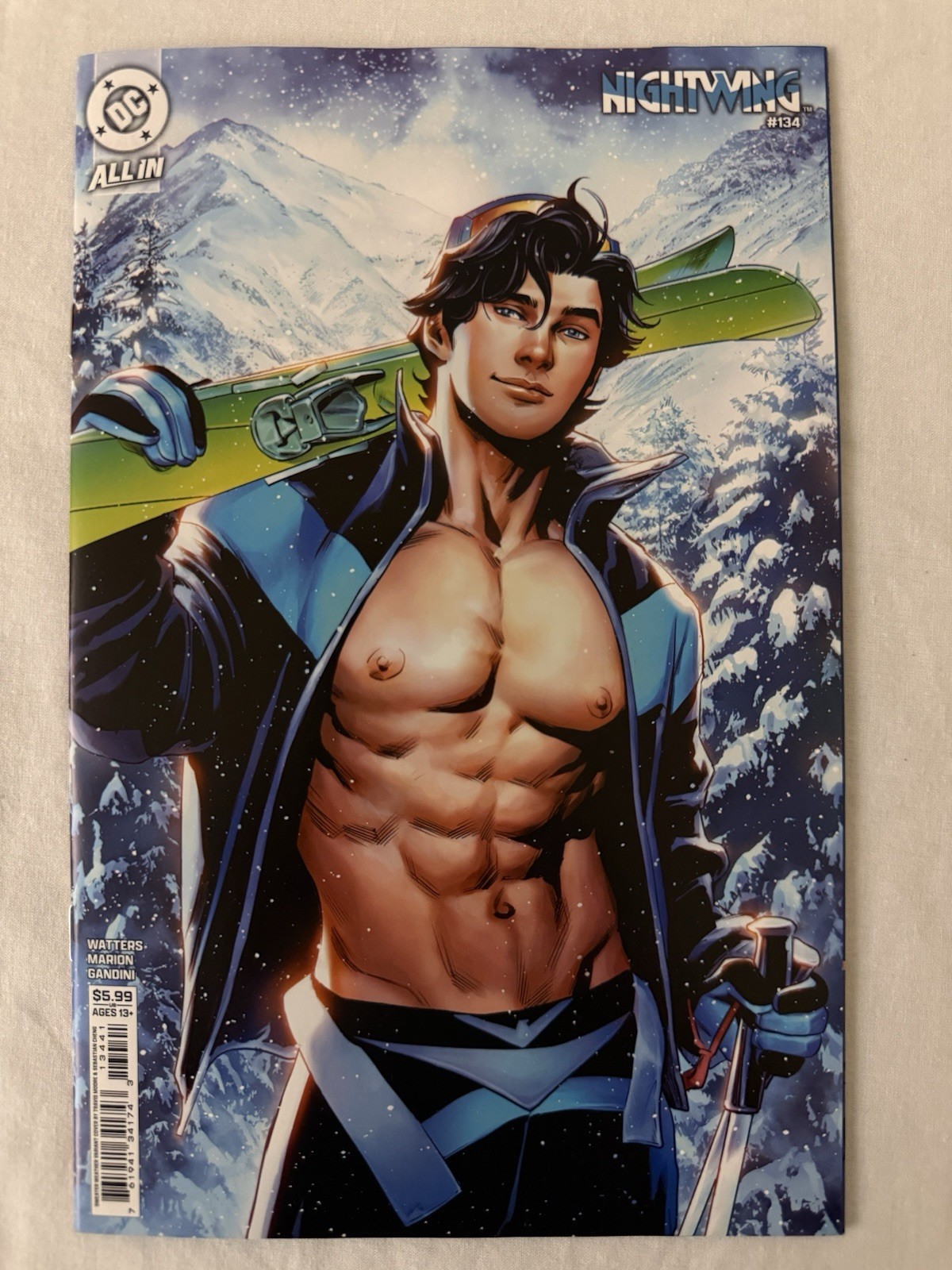 NM 🔥 Nightwing #134 CVR E Travis Moore Sweater Weather Variant 🔥