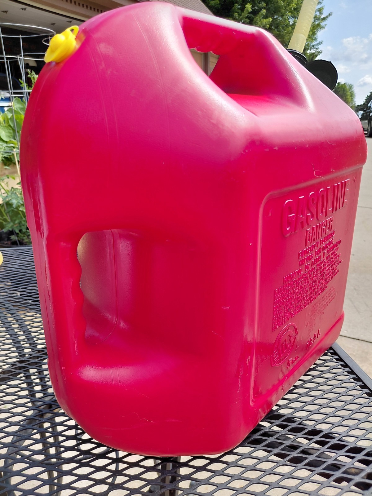 Vintage PreBan Vented Blitz Five (5) Gallon Gas Can Complete #11833 Ships FREE!