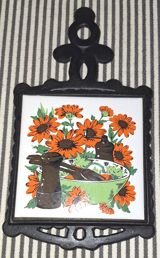 VTG MCM 1960s 7 STARS CAST IRON ORANGE FLOWERS CERAMIC TILE WALL HANGING TRIVET