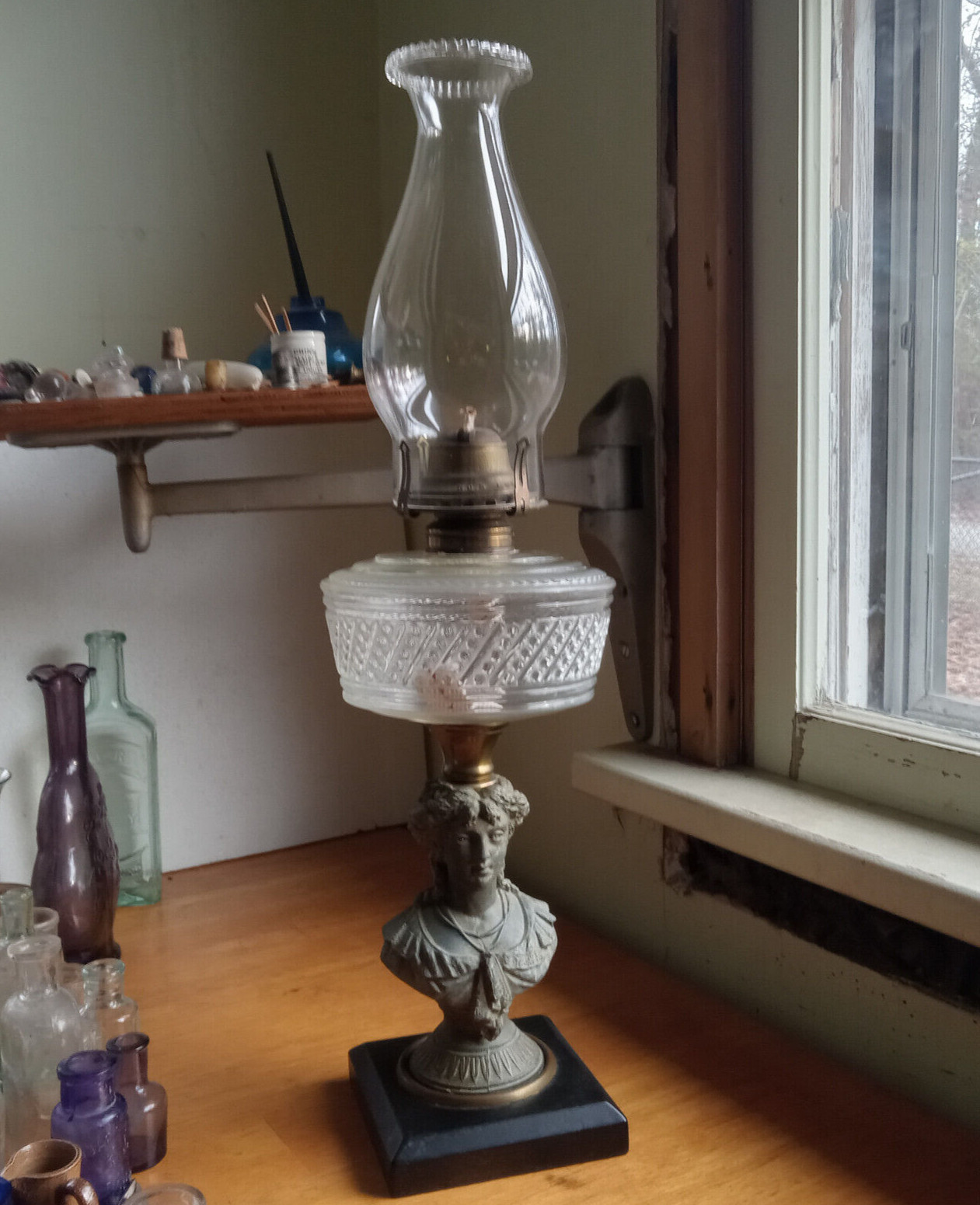 1870s VICTORIAN WOMAN FIGURE STEM KEROSENE LAMP COMPLETE WORKING CONDITION