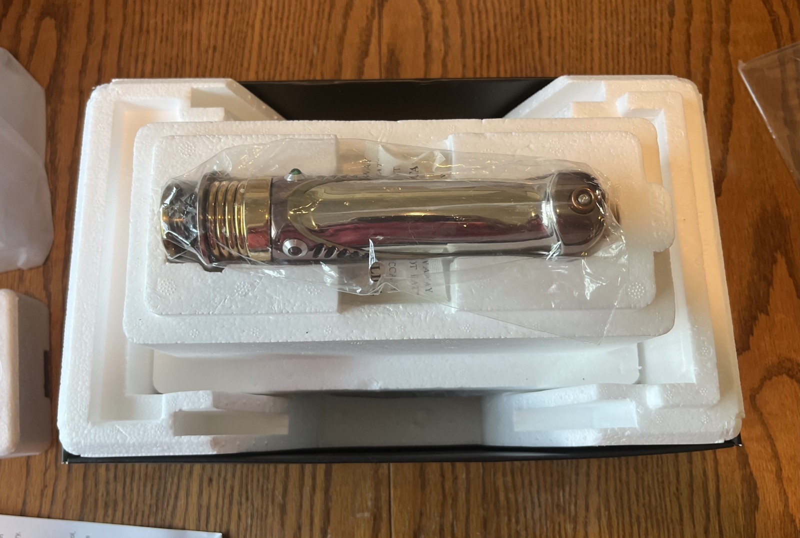 Master Replicas Star Wars Darth Sidious ROTS Lightsaber +WORLDWIDE PLAQUE SW-132
