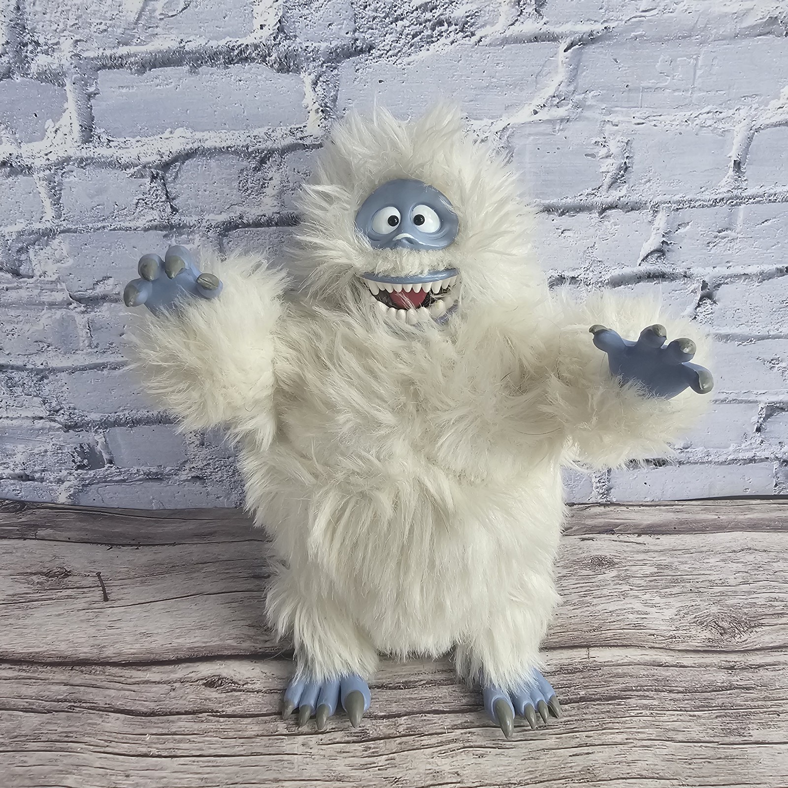 8″ ABOMINABLE SNOW MONSTER Plastic, Fur Figure Toy Rudolph PLAYING MANTIS Bumble
