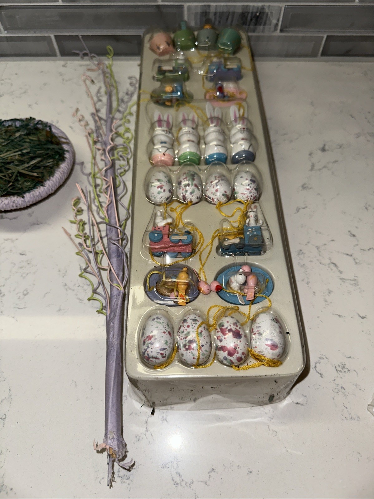 VTG~1993 Easter Tree w/24 Hand-Painted Ornaments~Spatters & Co. 18″ Tall~In Box
