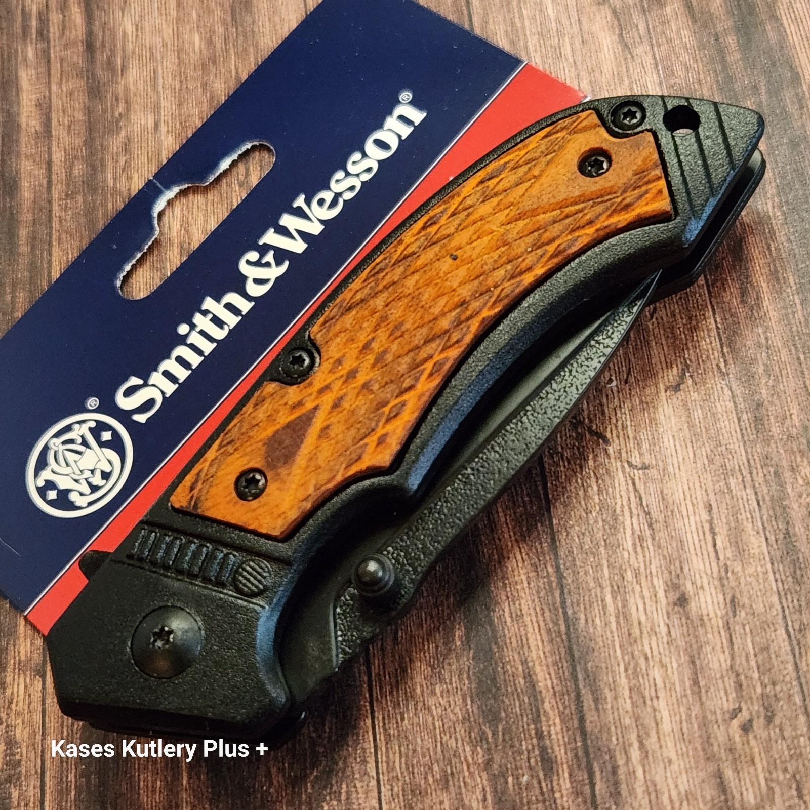 Smith & Wesson Liner Lock 4.13″ Closed Tanto Blade Folding Pocket Knife