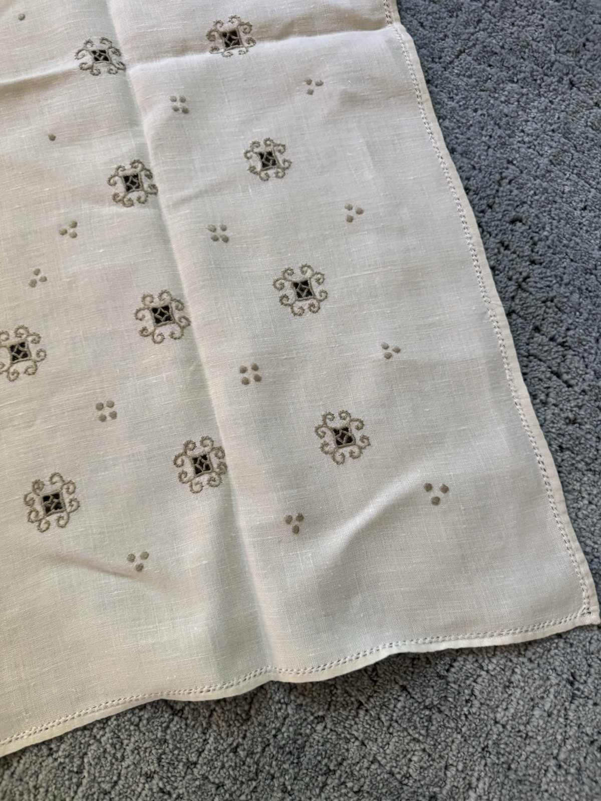 Vintage Embroidered Linen Table Topper 32.5” Square Card Table Cloth