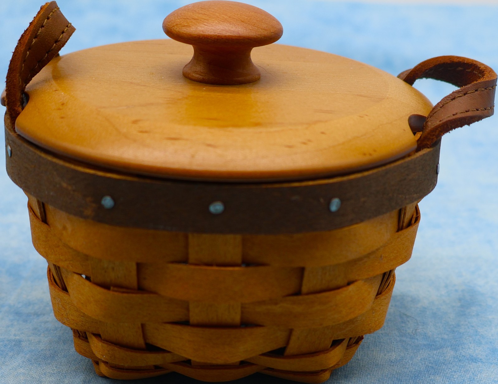 Longaberger 2008 Small Round Basket WoodCrafts Lid Protector Leather Handles