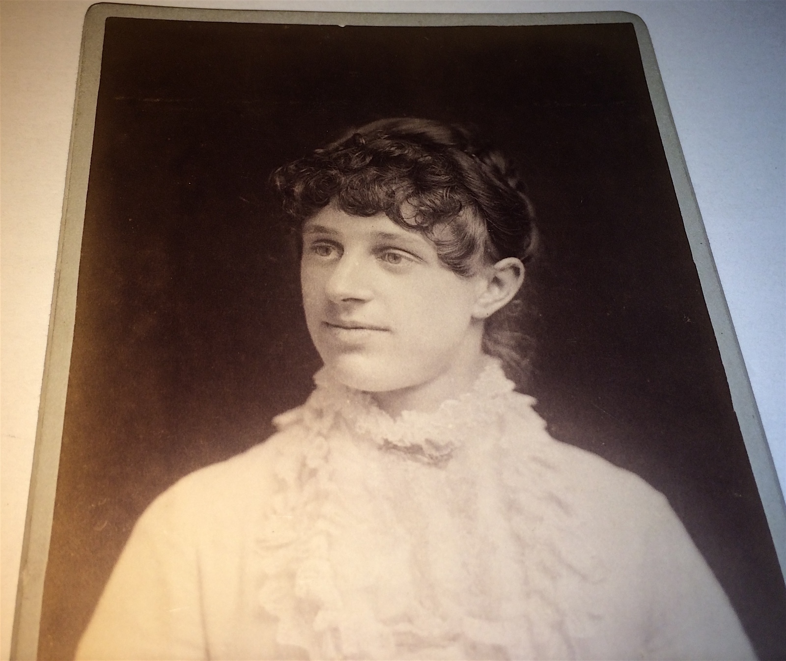 Antique Victorian American Fashion Beauty, White Dress! New York Cabinet Photo!