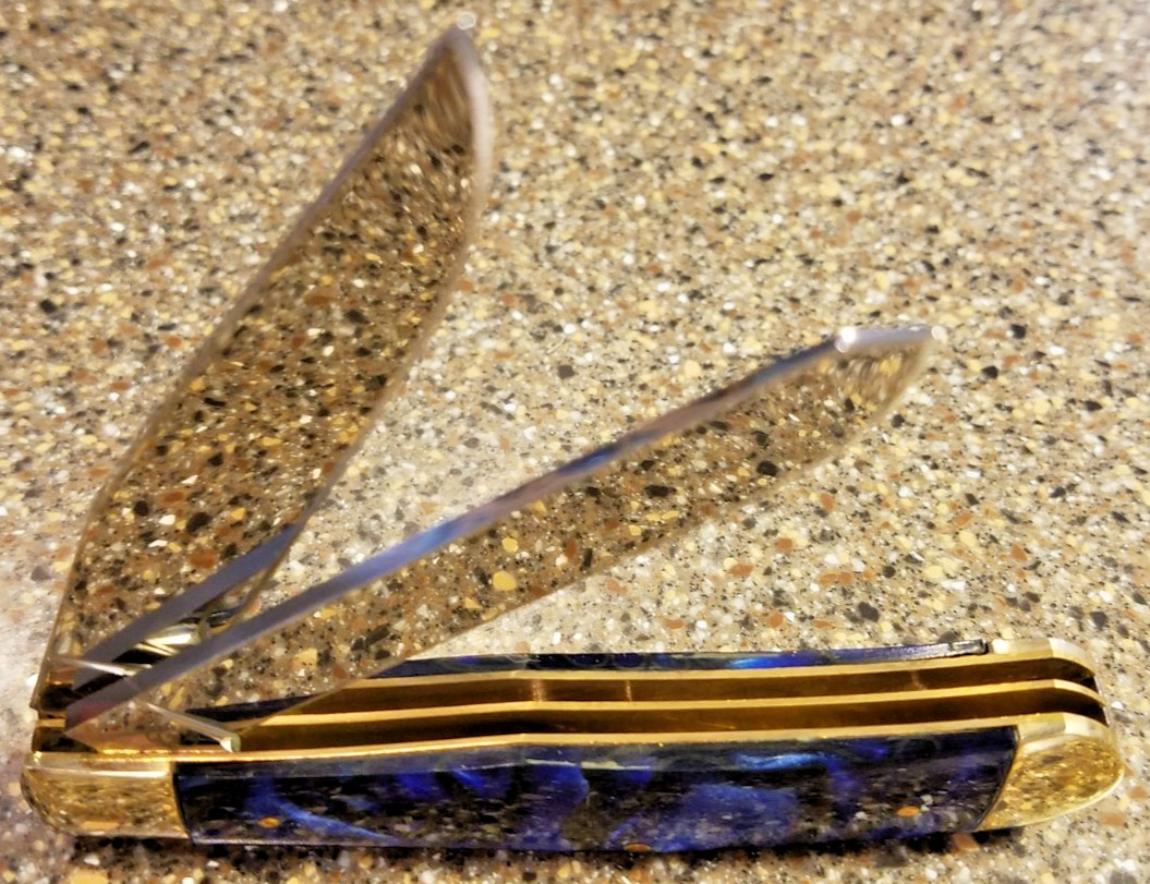 Raging Bull Blade Works, Trapper Blue Celluloid Spade, 4″, 2-Blades, BLEMISH