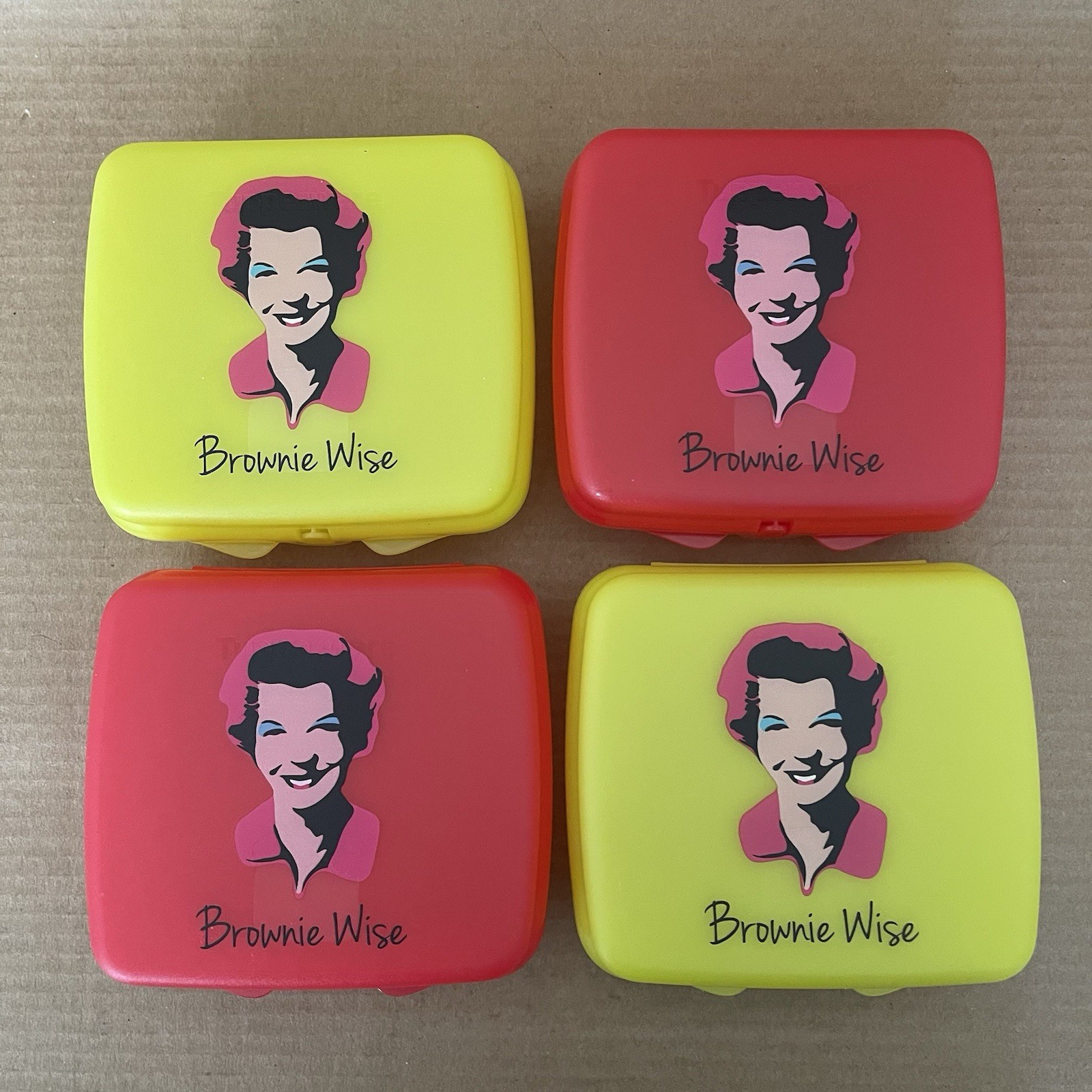 Tupperware Sandwich Keeper – Set of 4 – Brownie Wise Red Yellow Clamshell #8203