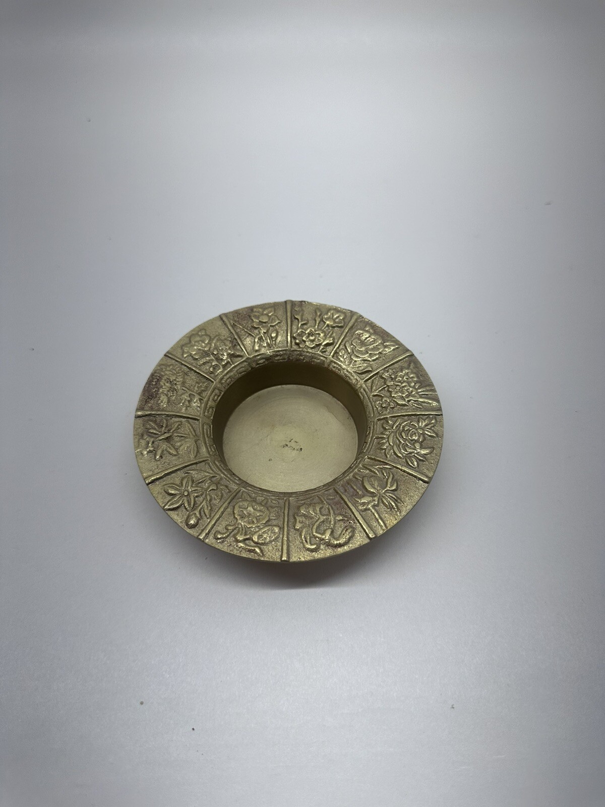 Vintage Brass Korean Flower Ashtray 4.25” Dia. 4.7 oz