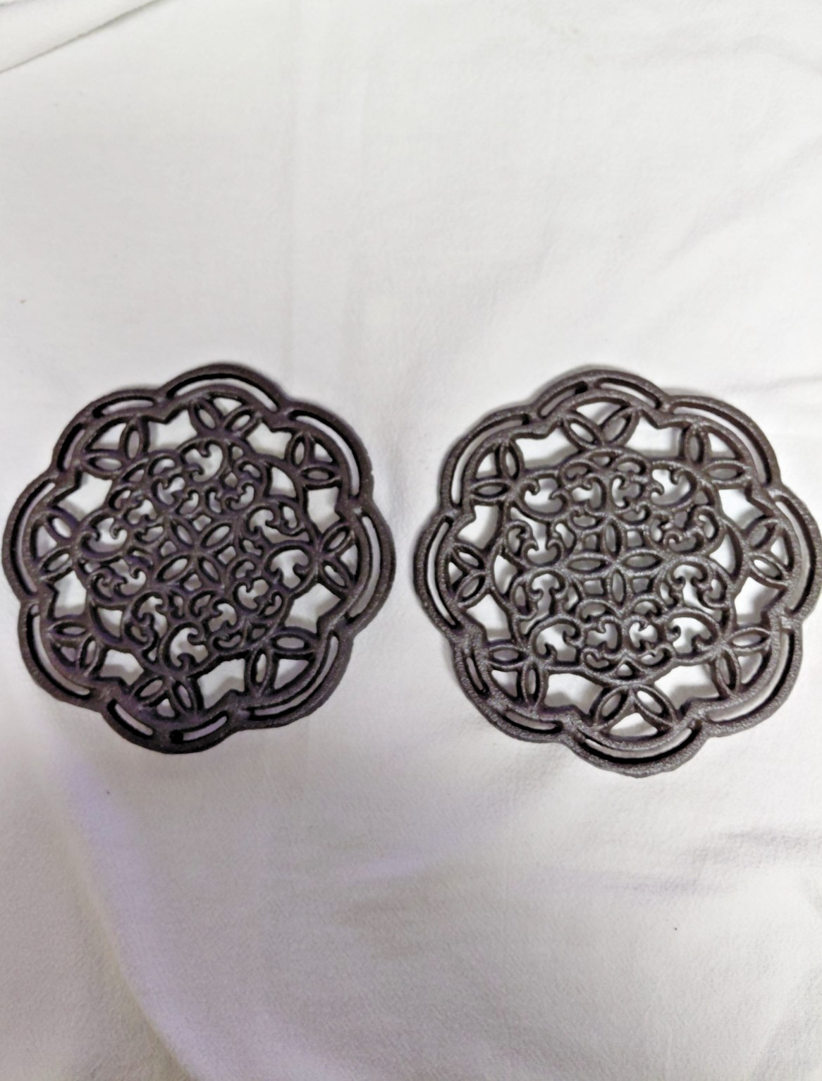 Cast Iron Trivet Set, 7.7 Inch round Metal Holders for Hot Pans and Teapots