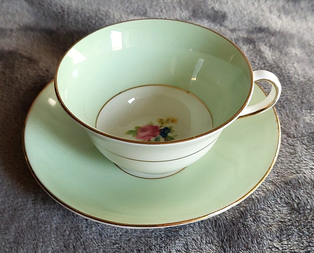 VTG 1950s Rosina Teacup & Saucer Bone China Pale Green white gold floral bouquet