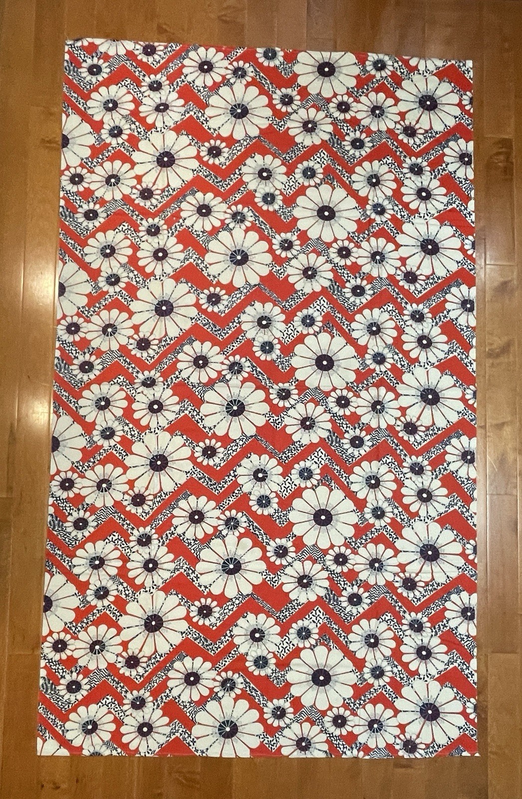 Retro Mod Tablecloth Daisy, Red White & Blue Zig Zag 74×44 Crantex Fabrics