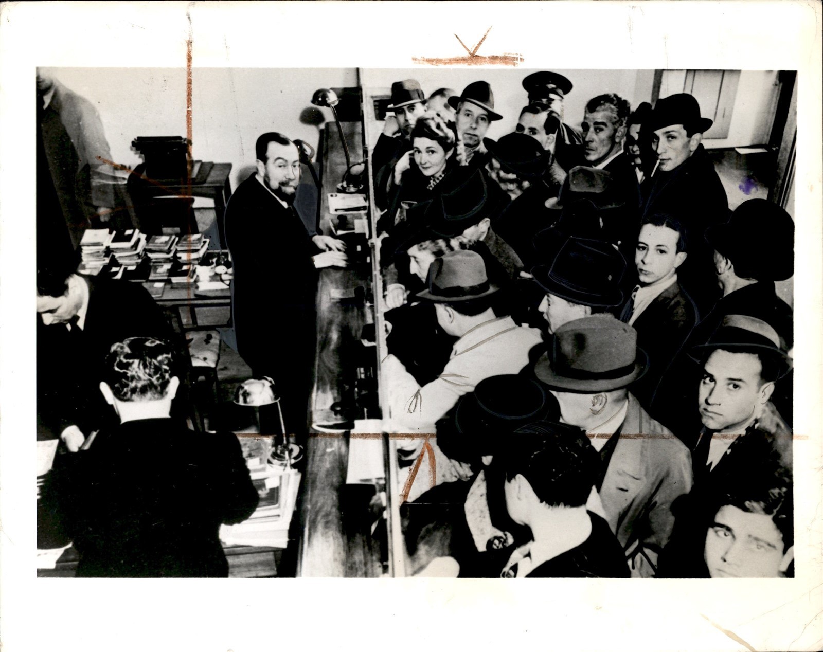 GA342 1941 Original ACME Photo BUSY INTERNATIONAL POLICE OFFICE IN LISBON SPAIN
