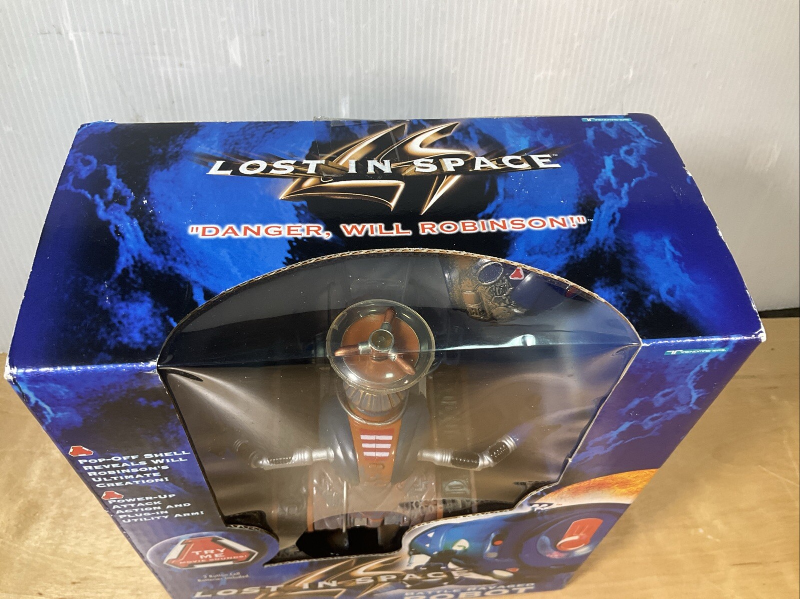 LOST IN SPACE BATTLE RAVAGED ROBOT, FOR AGES 4 AND UP