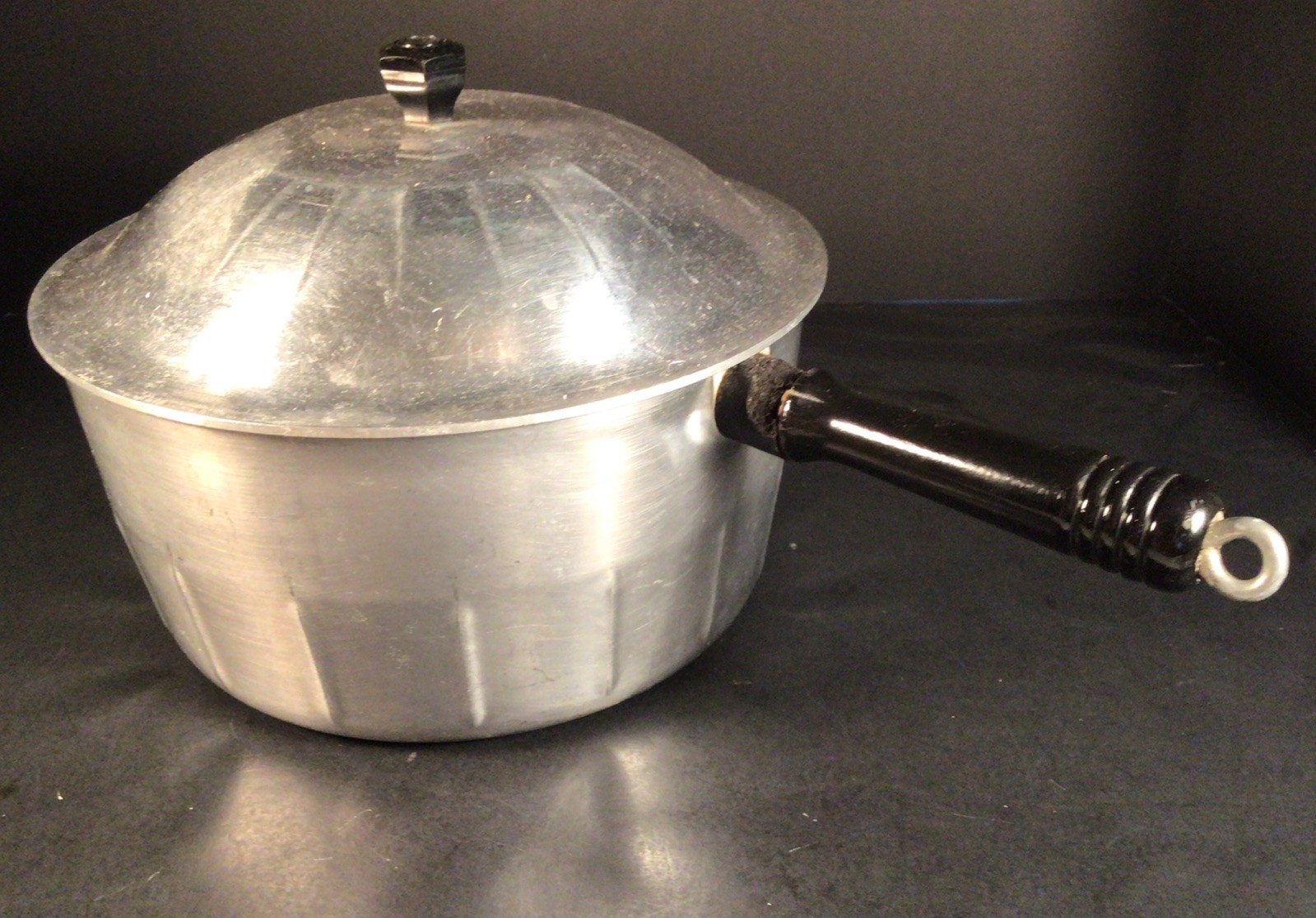Vintage Household Institute 4.5 Qt Aluminum Sauce/Stock Pot W/Wood Handle & Lid
