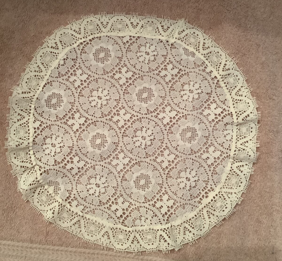 FLOWER 12″ LIGHTWEIGHT LACE ROUND DOILY