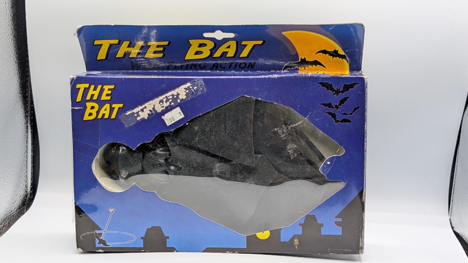1991 Fitco The Bat With Flying Action animated Halloween decoration (Works)