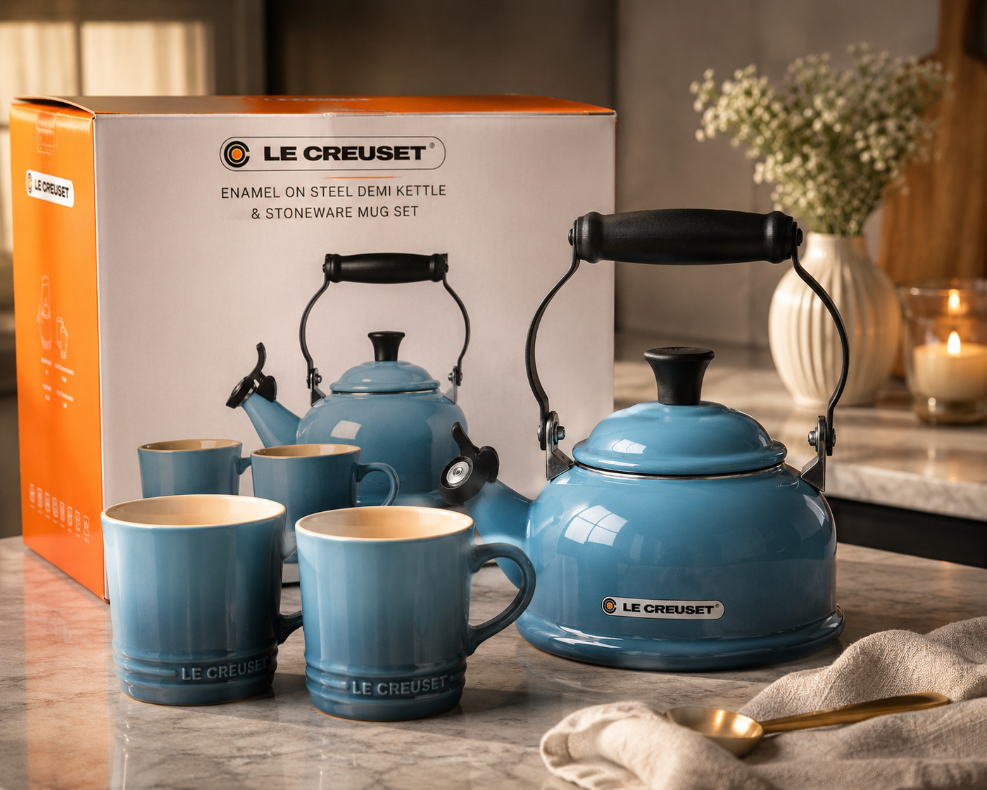 Le Creuset Enamel on Steel Demi Kettle & 2 Stoneware Mugs Set Blue New in Box