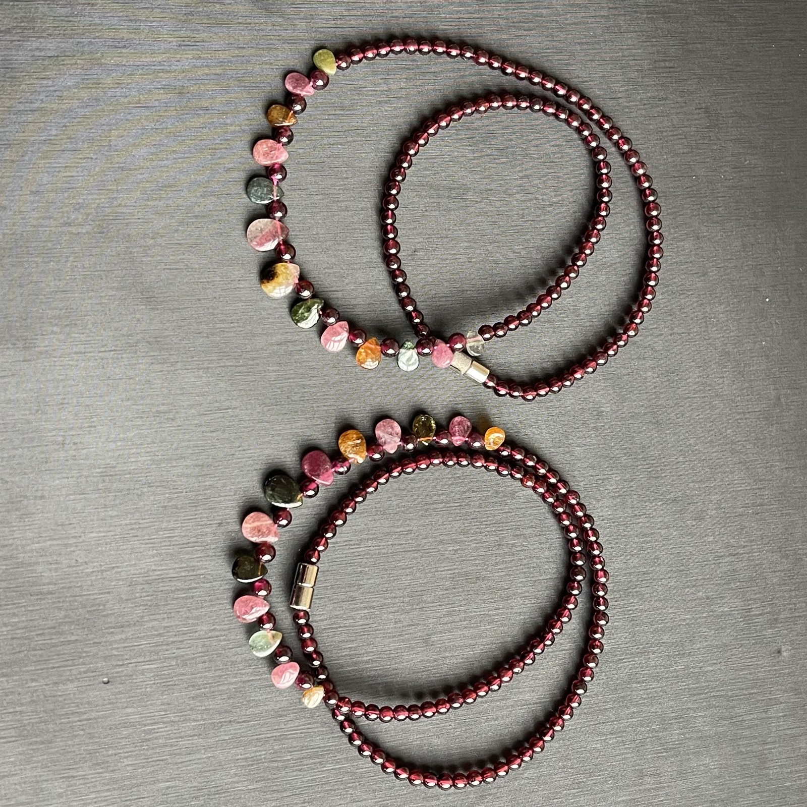 2pcs Natural Garnet Tourmaline Quartz Crystal Beads Woman Necklace 3mm Random 60
