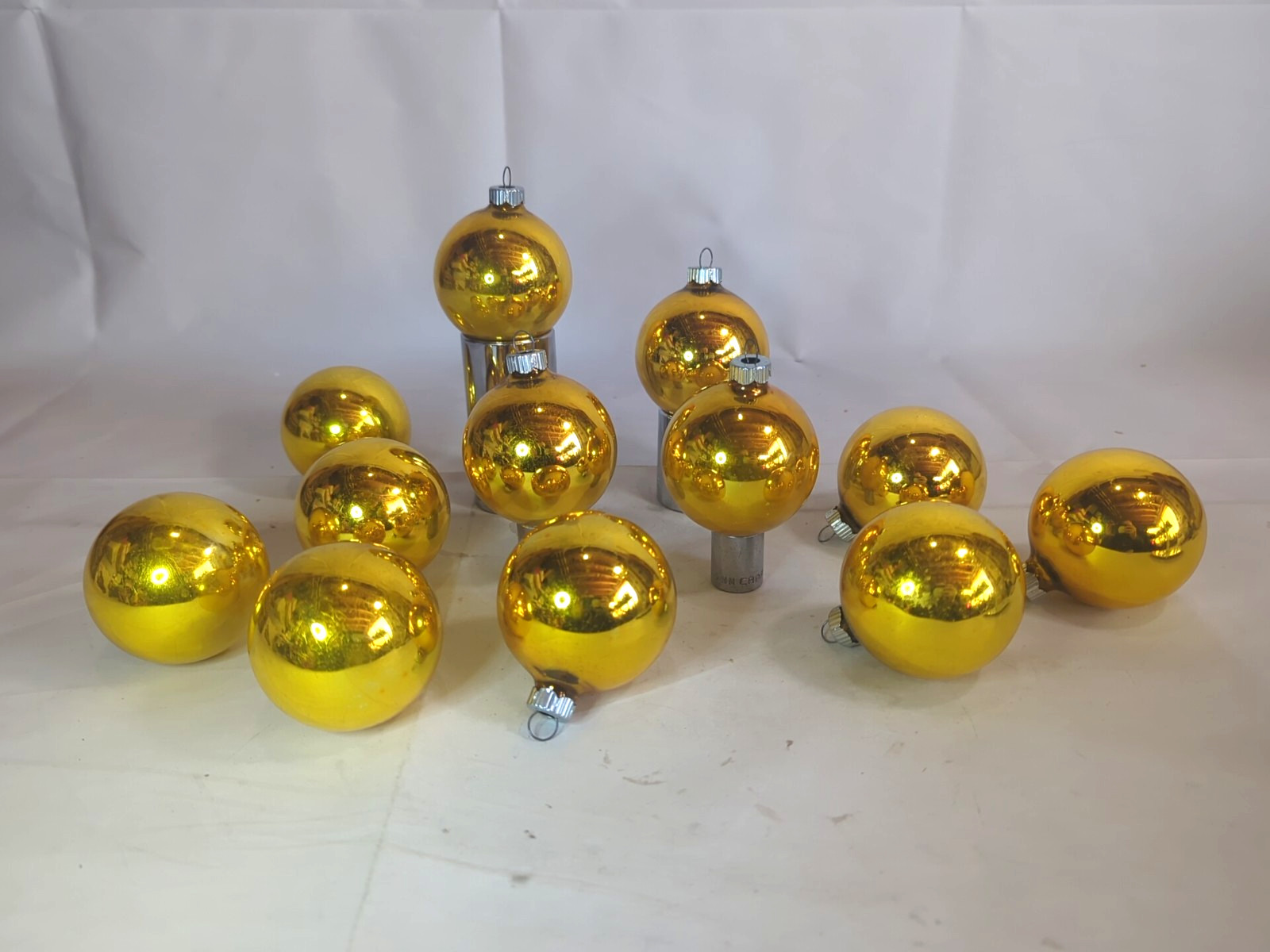 Lot Of 12 Vintage Shiny Brite Gold Glass Christmas Ornaments 2″ 695A
