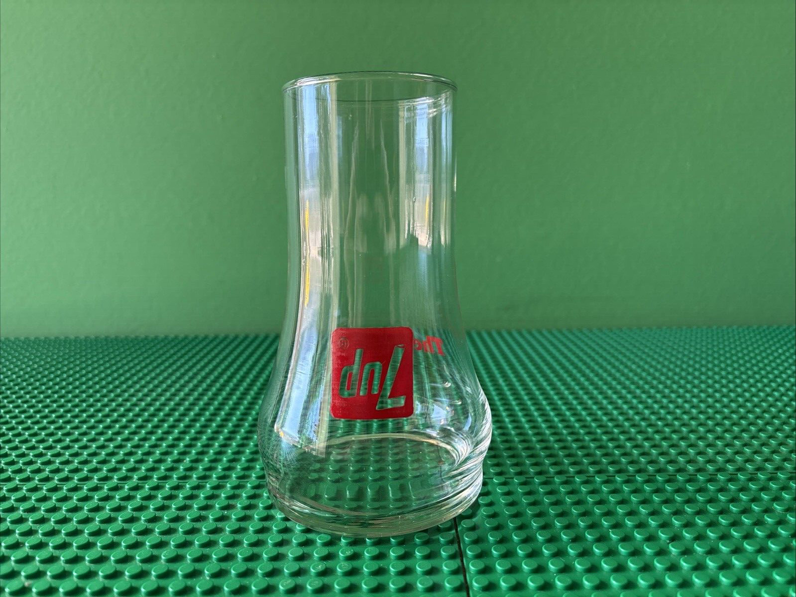 VINTAGE UPSIDE DOWN 7 UP THE UNCOLA SODA GLASS