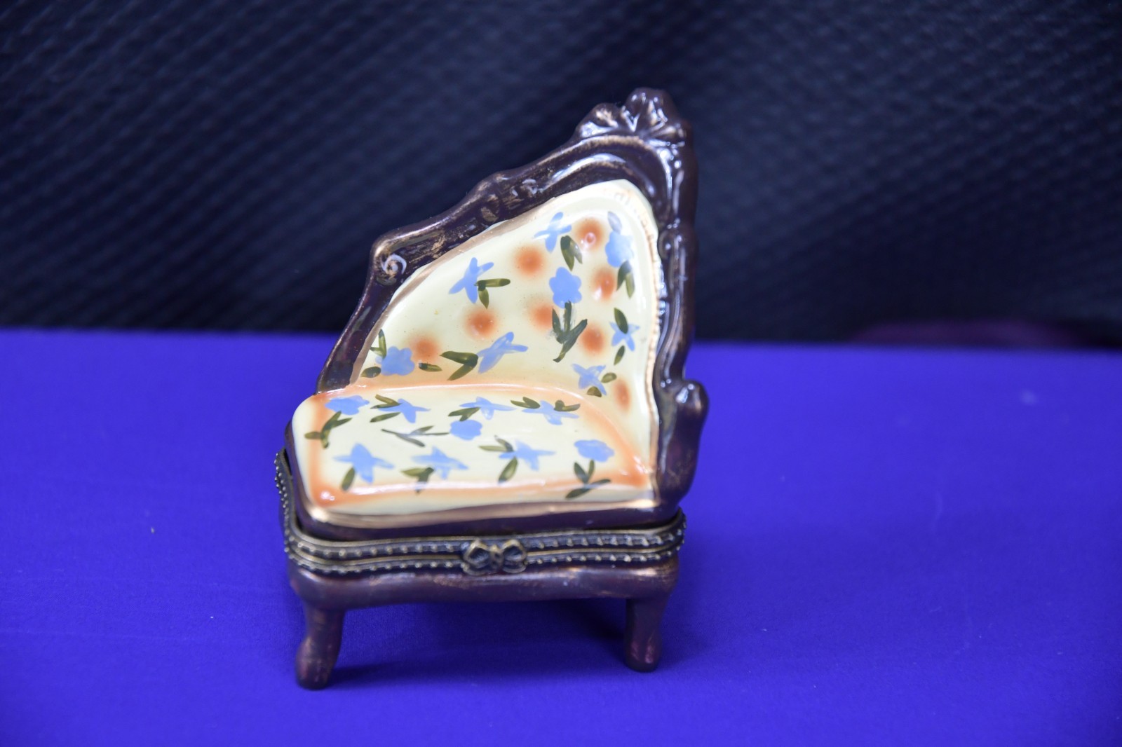 Chaise Lounge Porcelain Hinged Trinket Box