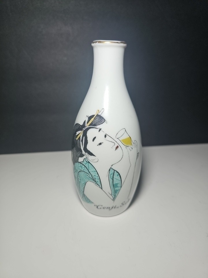 Genji Sake Decanter Bottle Made in Japan Porcelain Geisha Girl 5-3/4″ vintage