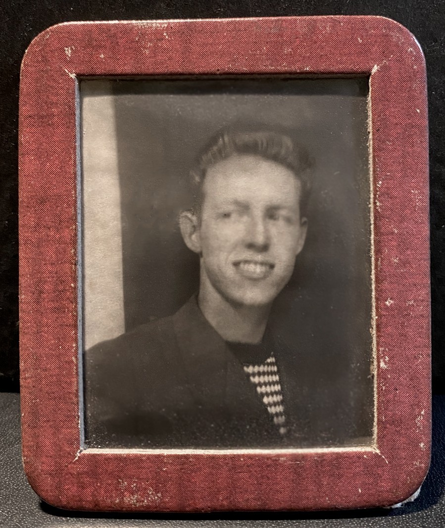 SEXY SNEER HIPSTER FASHION BEATNIK MAN ~ 1940s PHOTOMATIC PHOTOBOOTH PHOTO gay