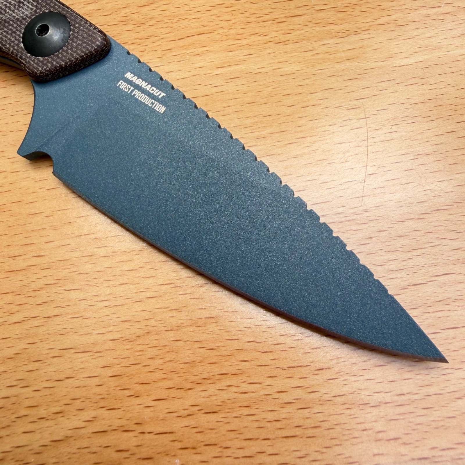 Benchmade Dacian 203BT-01 Fixed Blade 3.54″ Blue Cerakote Brown Canvas Micarta