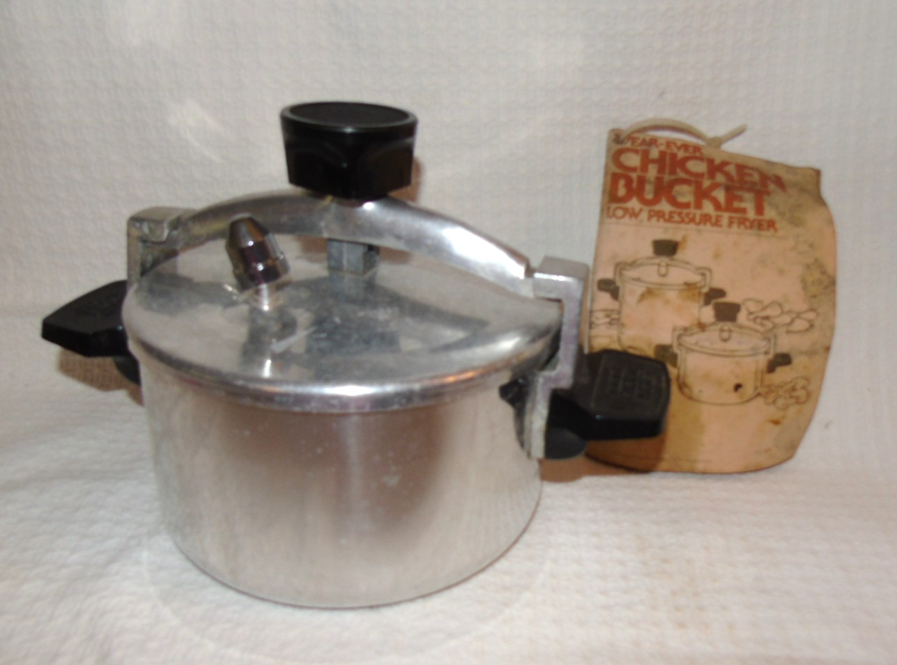 Vintage Wear Ever Chicken Bucket 4 Quart With Booklet