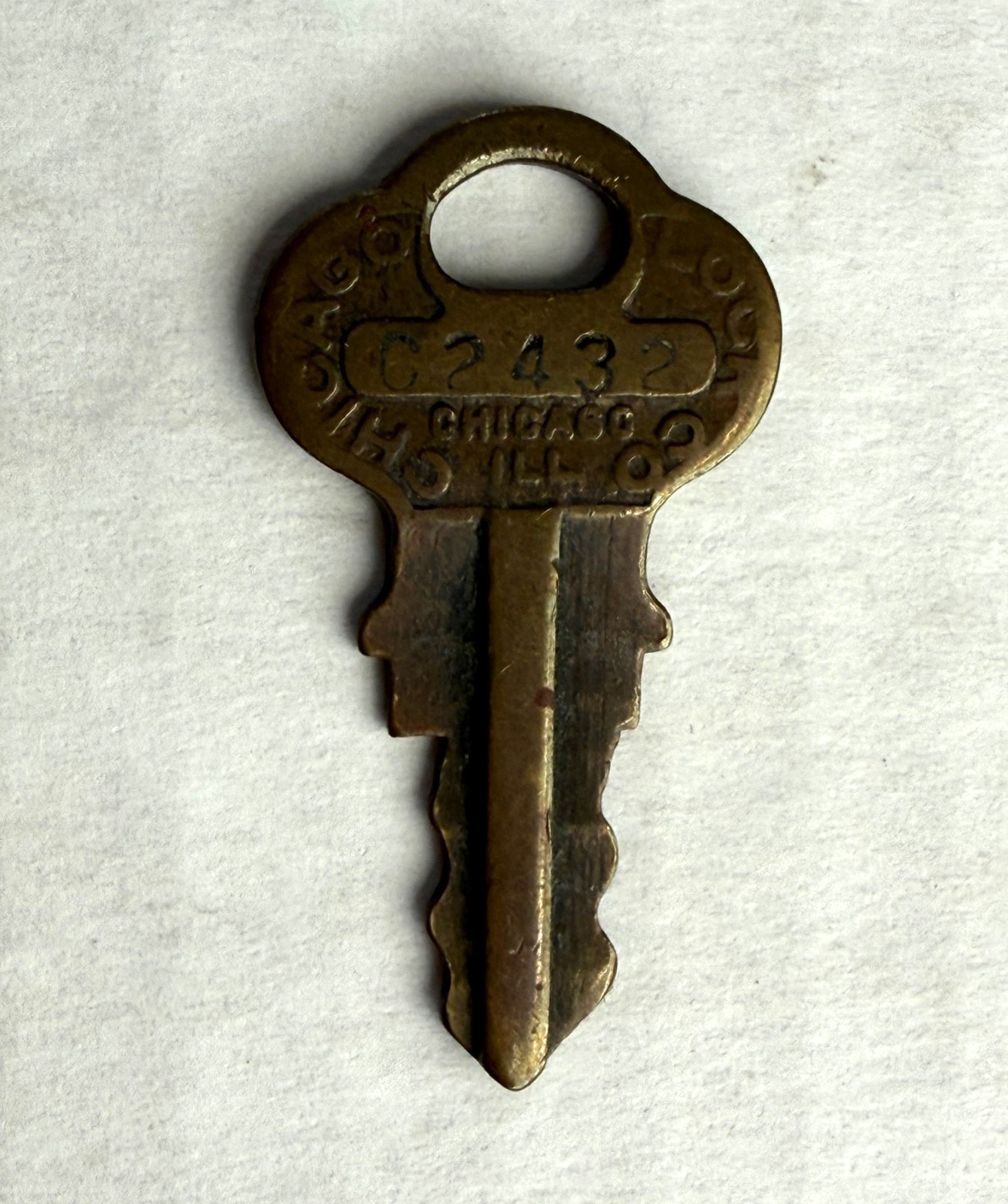 VTG Original Brass Chicago Lock Company USA Key #C2432 Small 1.5″ Nice Cond.