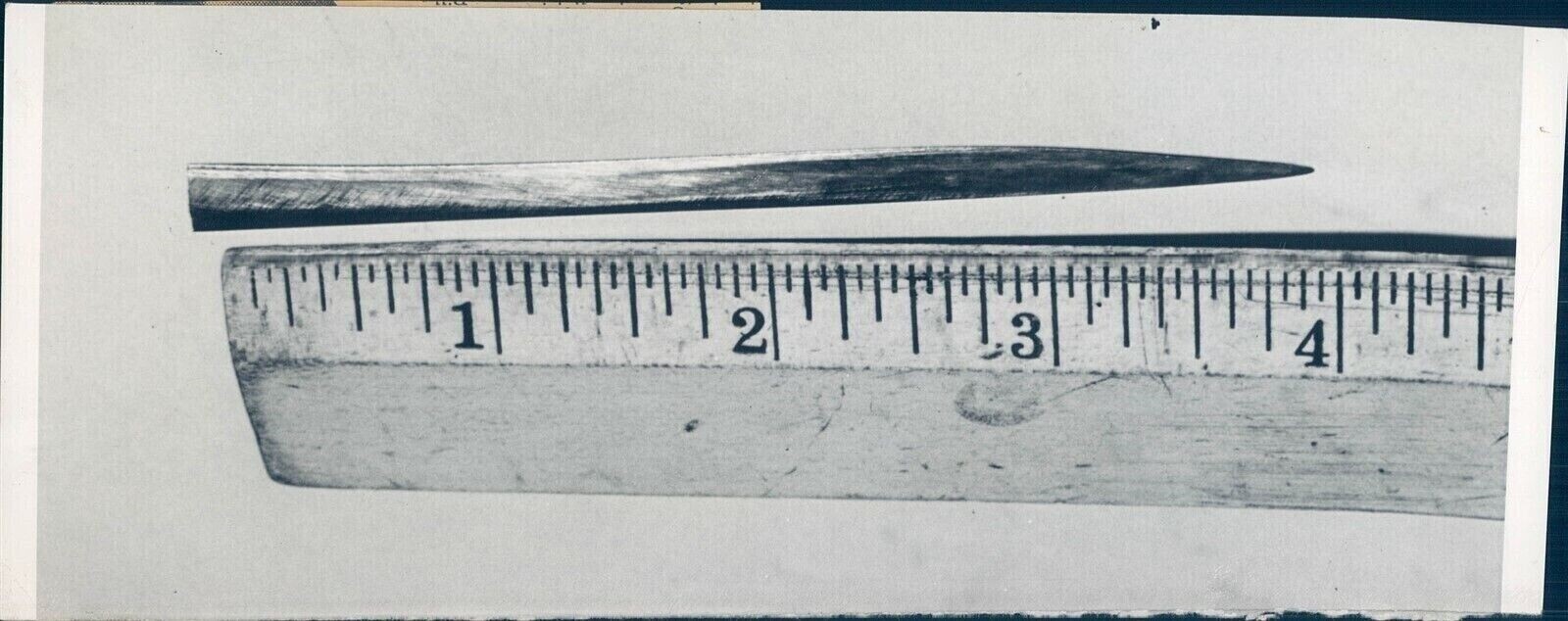 1940 Portion Knife Measurement Ruler Jerry Burns Body Crime Vintage Press Photo