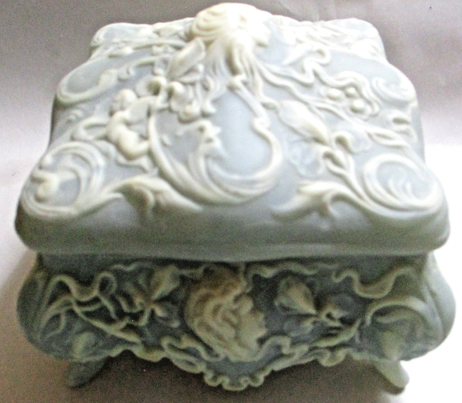LARGE INCOLAY STONE MUSICAL JEWELRY BOX, VICTORIAN STYLE, LADIES, BLUE & WHITE