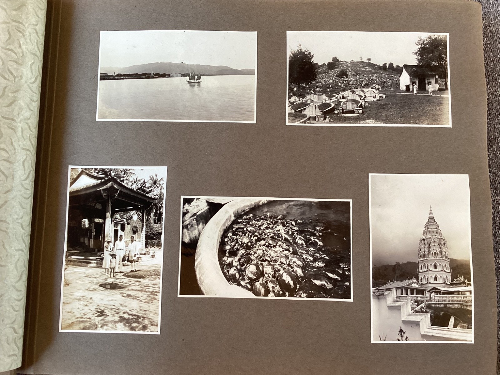 Album of 264 photos Belgian colony in Hong Kong / China… circa 1945/1950s
