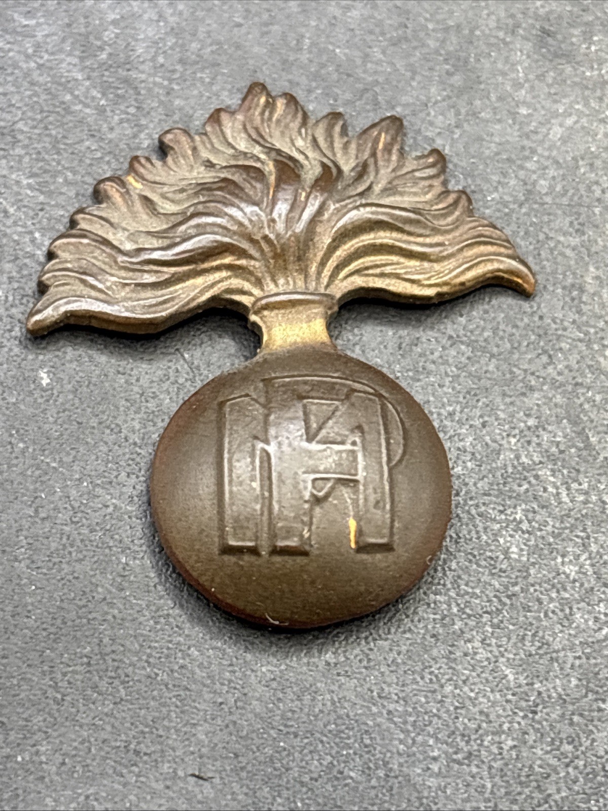 Belgium Grenadier Military Cap Badge MP Armée Belge 35mm Brass Insignia