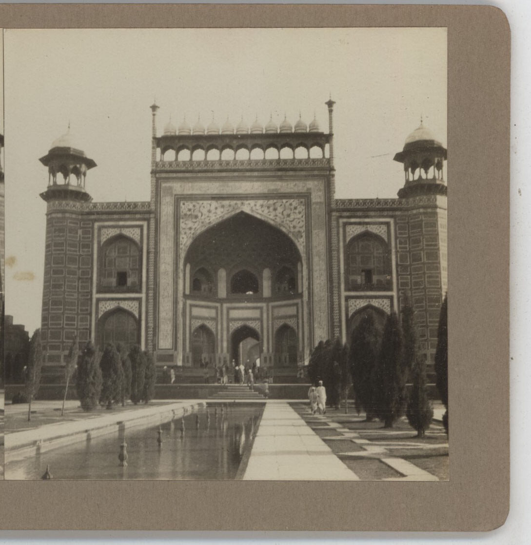 Agra India – Near View Entrance Gate to Taj Mahal Stereoview c1910