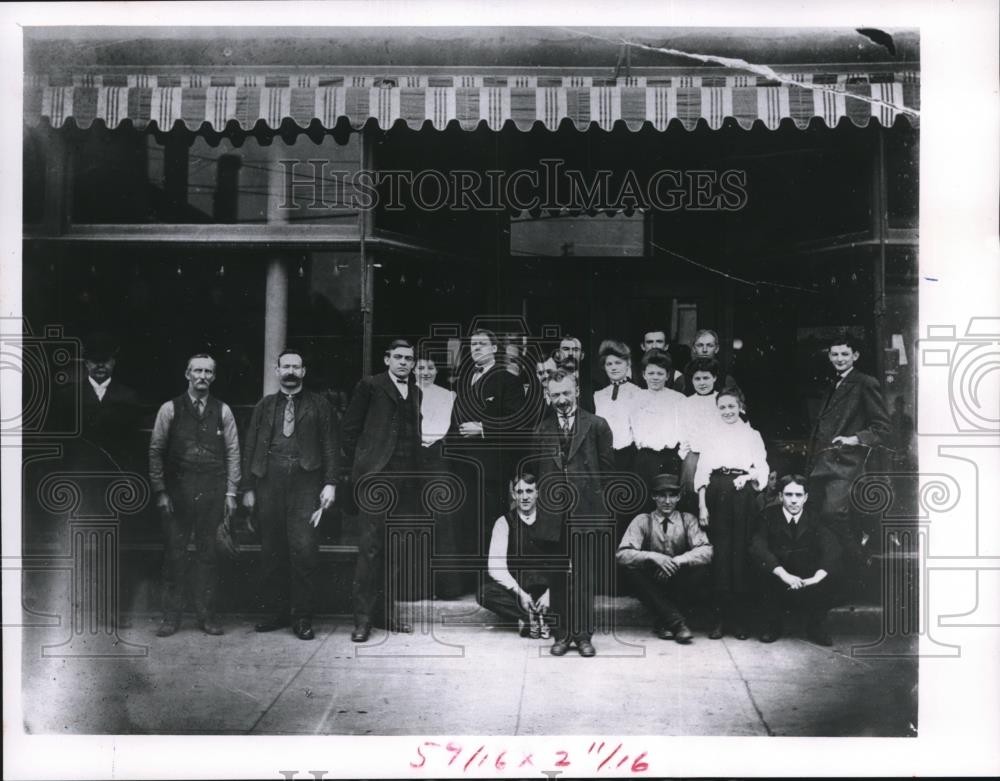 1962 Press Photo Early Picture of the Goodman Furniture Co. staff – cva95528