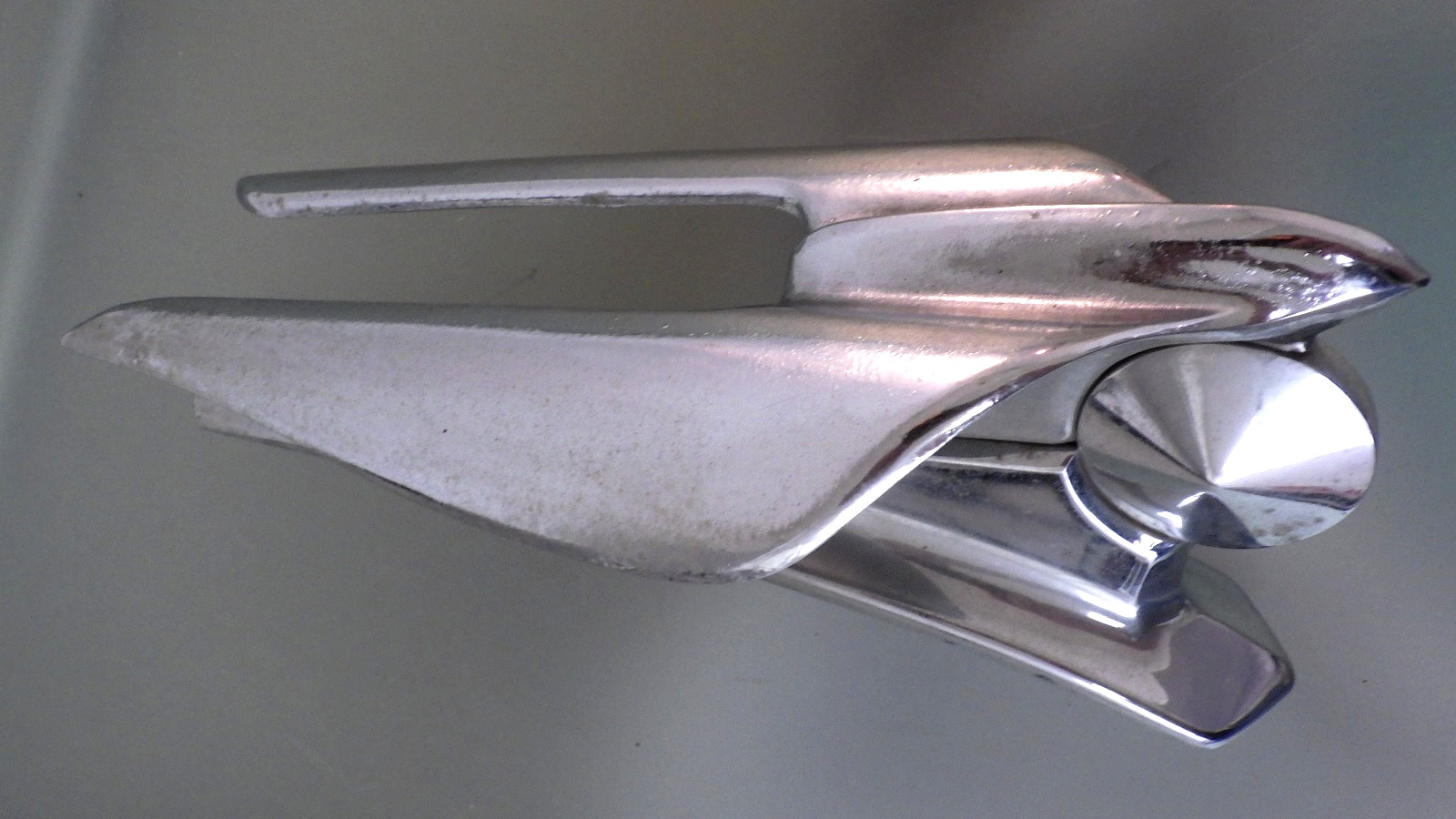 Vtg 1949-1950 Ford Aftermarket RAY RUSSELL Design Streamlined BIRD Hood Ornament