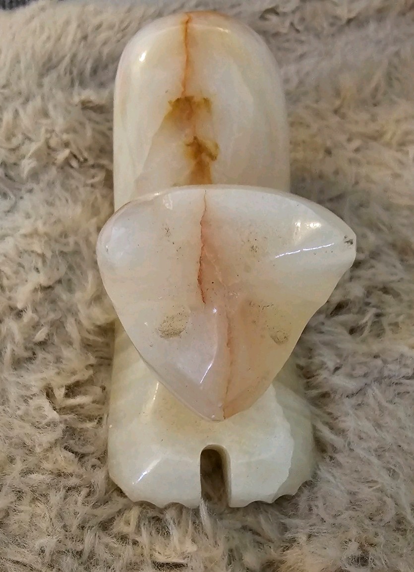 Vintage White and Brown Marbled Hand Carved Onyx Cat Figurine 6″L X 3″W X 3″H