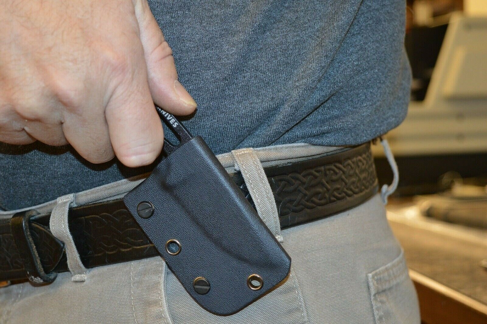 ESEE IZ2 Kydex Vertical Sheath for ESEE IZULA and IZULA II with Scales / Handles