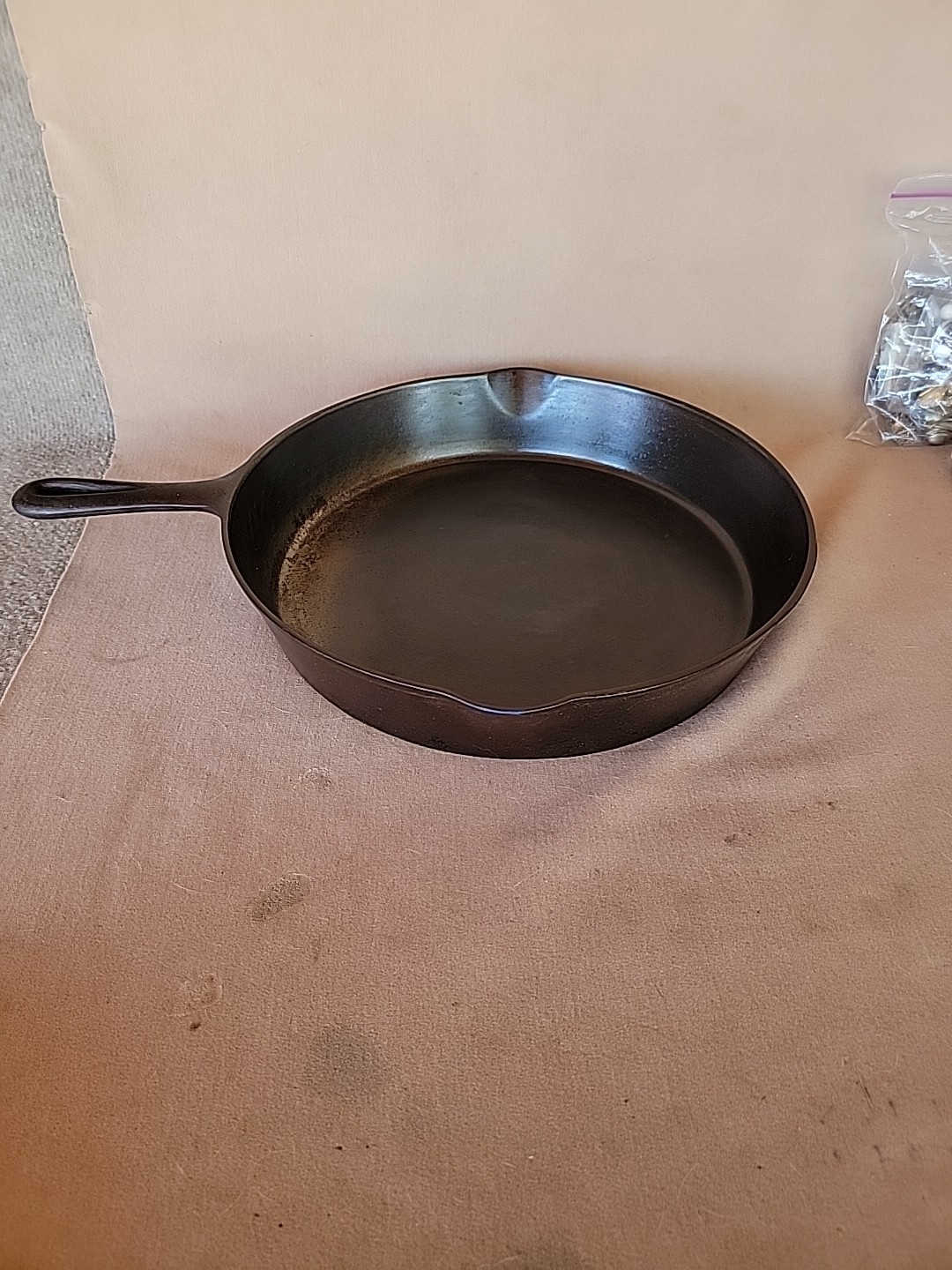Chicago Hardware Foundry #12 Diamond Logo Cast Iron Skillet