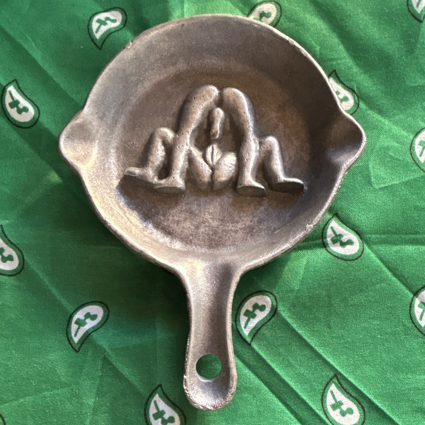 Mini Cast Aluminum Skillet/Griddle Silver Round Raised Design Double Spout 6in