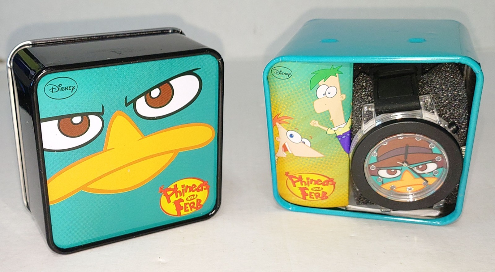Disney Phineas and Ferb Accutime Watch In Tin Gift Box New Sealed